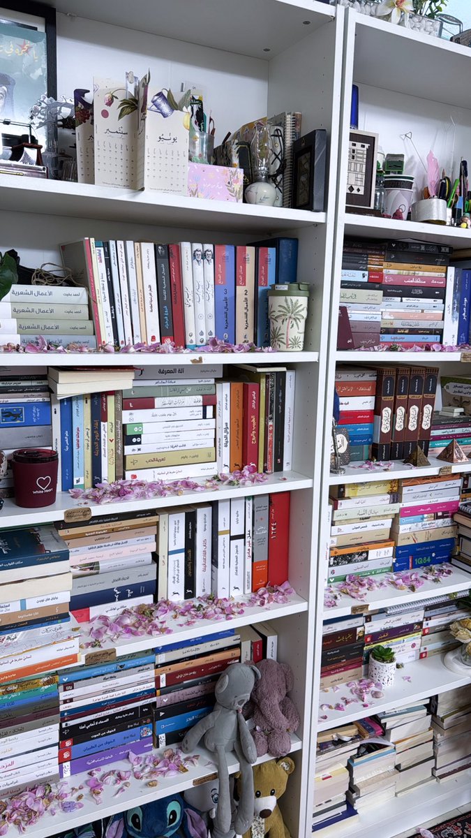 __h1991's tweet photo. في هذا اليوم نُدلل مكتبتنا بالورد من الطائف للباحة🌸
 #اليوم_العالمي_للكتاب
#موسم_الورد_الطائفي https://t.co/ab63hDUcac