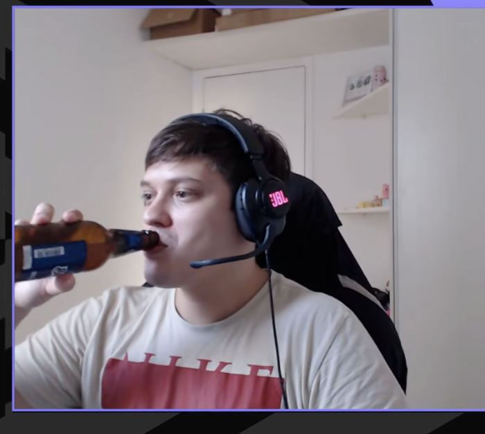 lyzewastaken's tweet photo. @dionrraylol KKKKKKKKKKKKKKKKKKKKKKKKKKKKKKK https://t.co/apJ1aGGtkq