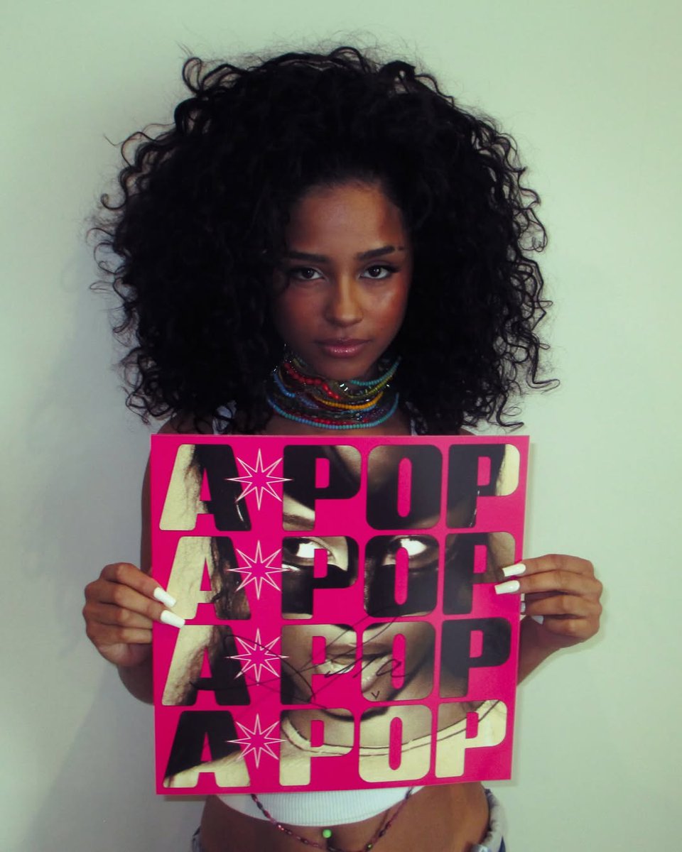 Sina🐅 tweet media