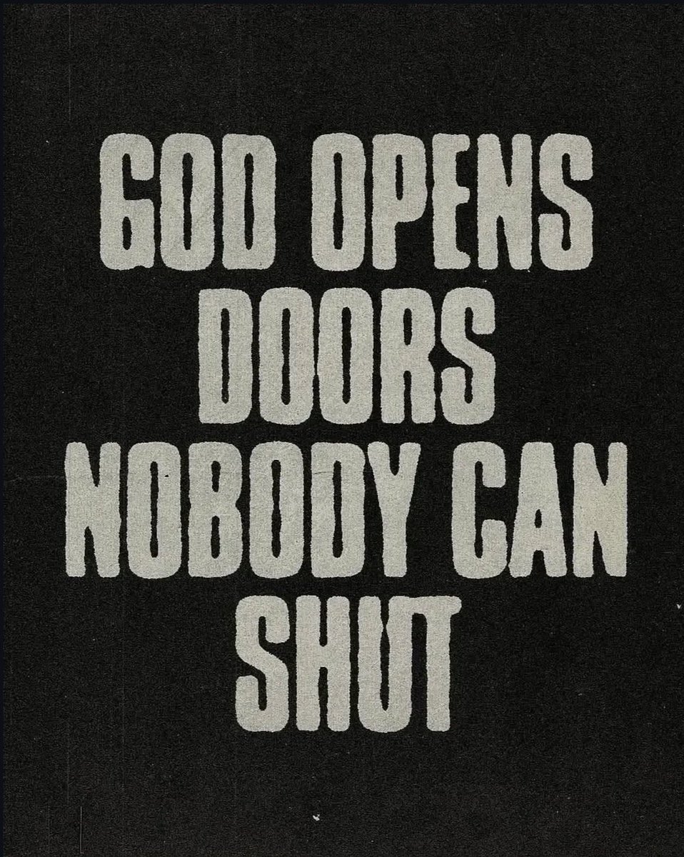 Mini Archillect tweet media