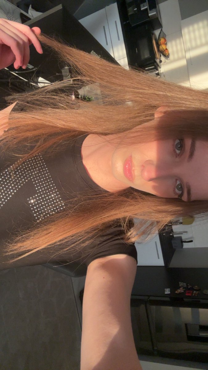 arianascaat's tweet image. is this pic pretty?
#femboy #feminine #femboi #femboys