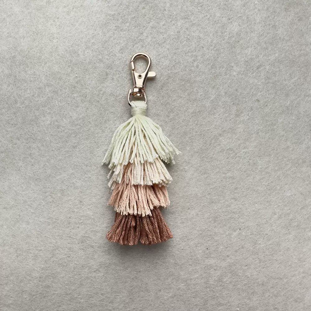 тепло апреля tweet media