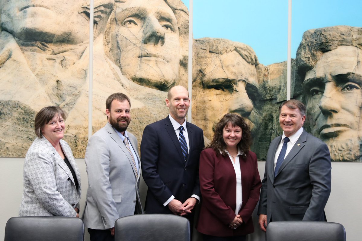 Senator Mike Rounds tweet media