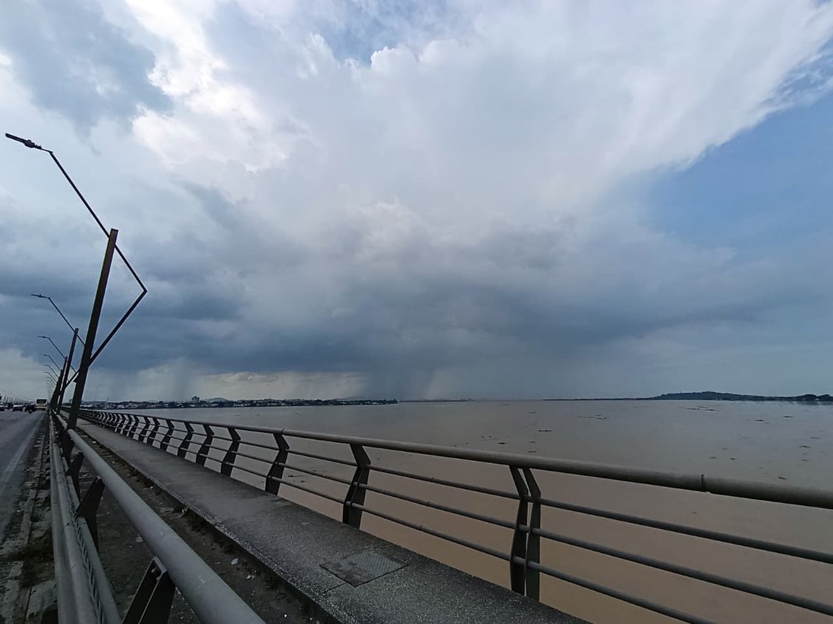 EmergenciasEc's tweet image. Atentos!!
Se atormenta una vecina.