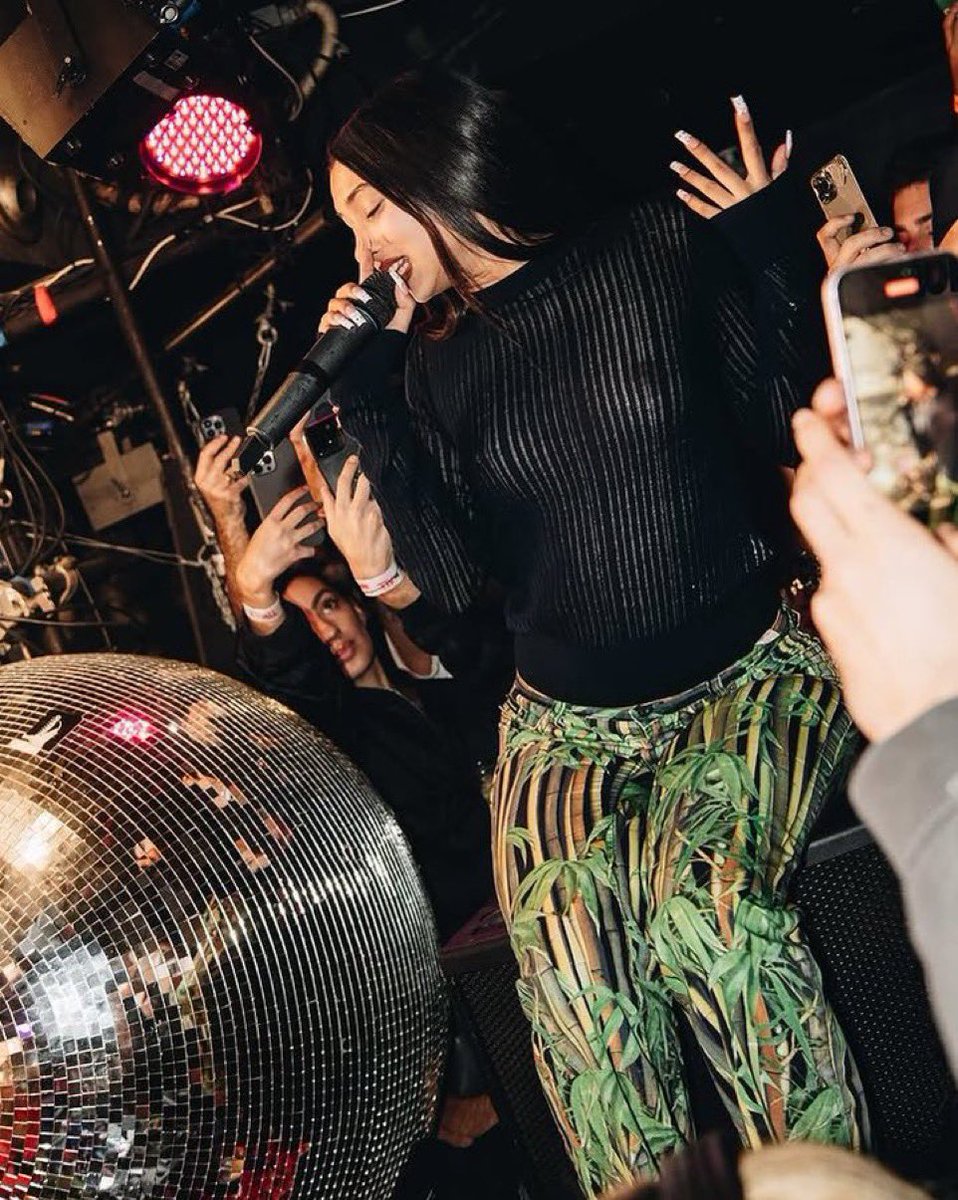 CelebAddicted 🖤 tweet media