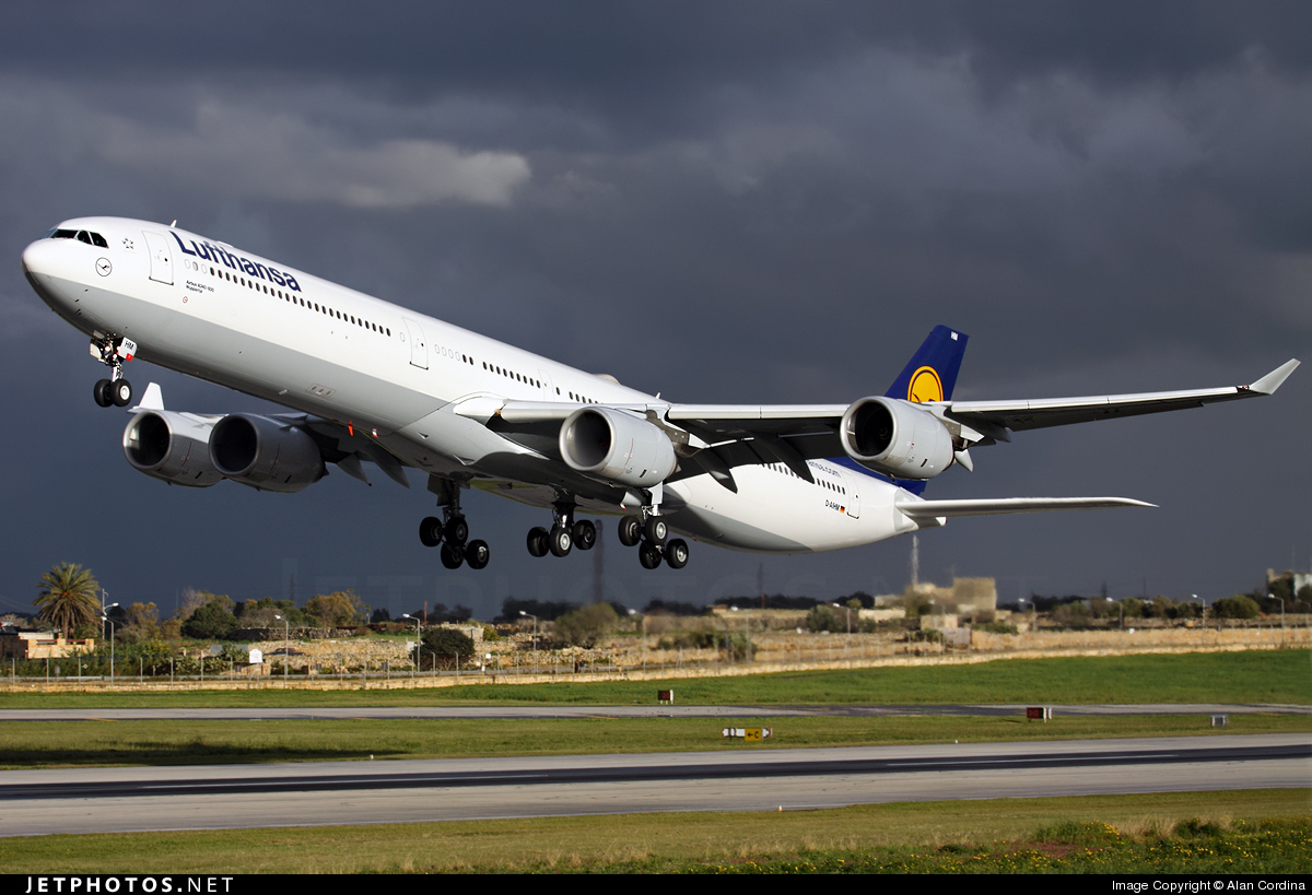 JetPhotos tweet media