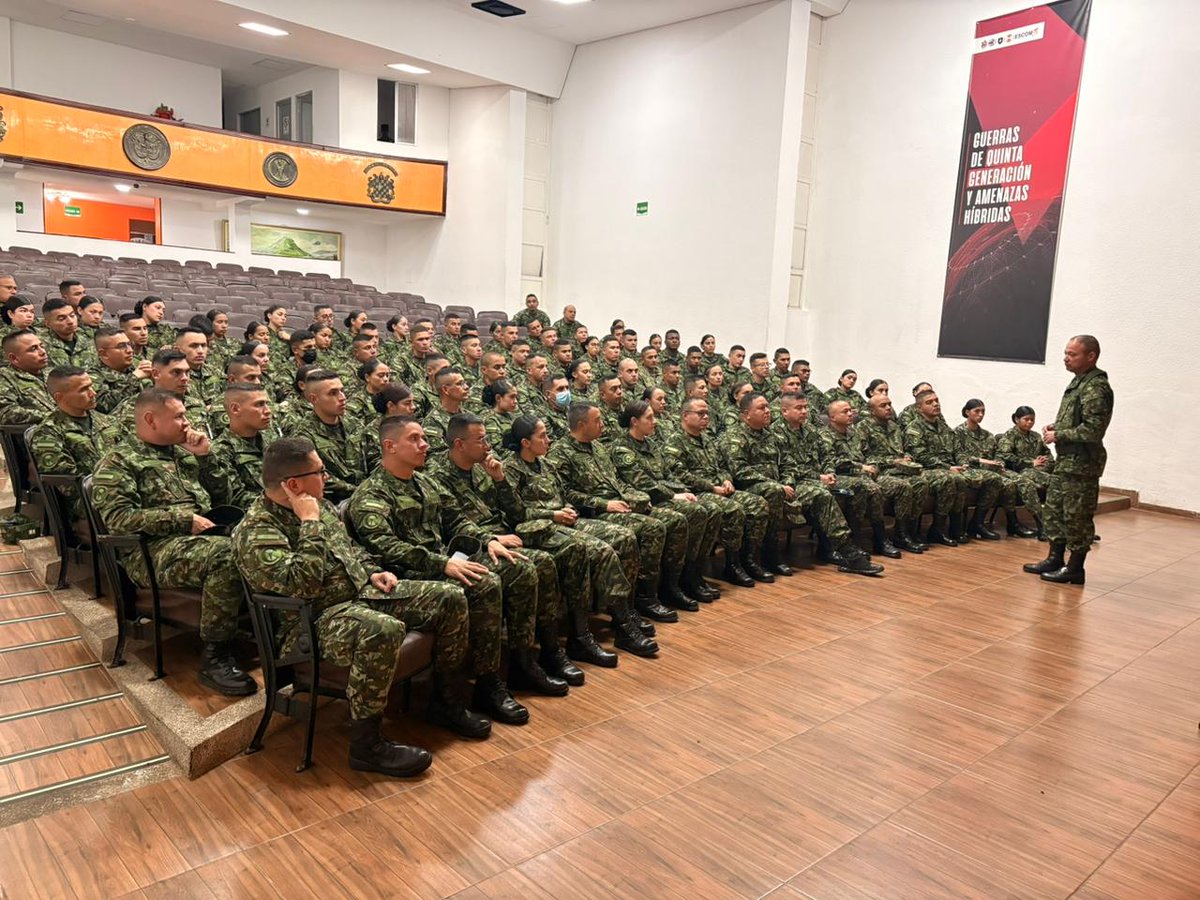 Sargento Mayor del Ejército Nacional tweet media