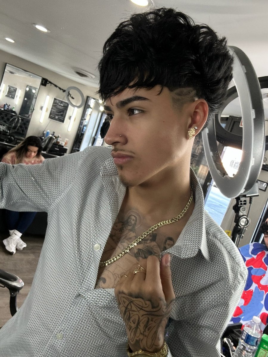 slimreapervip's tweet photo. anyone want to fuck a tatted guy? https://t.co/9iLY0qv5it