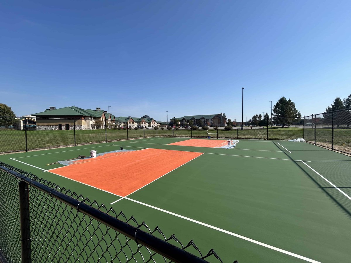 gtsealcoating's tweet photo. Finished the new pickleball courts at Little River Casino Resort. We used post-tension concrete—the gold standard to stop Michigan winter cracks. ❄️🚫
✅ Premium Acrylic
✅ True Bounce
✅ UV-Stable Color
DM for Spring booking! 👟☀️
#Manistee #Pickleball #Michigan https://t.co/hnk0QSJwv0