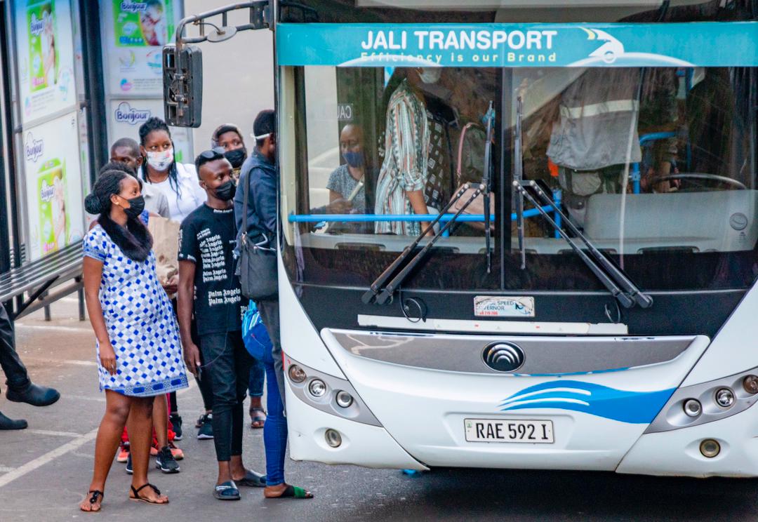rwandamybrand's tweet image. #Transport: The @CityofKigali is set to introduce a park-&amp;amp;-ride system, allowing motorists to leave their cars in designated areas &amp;amp; continue their journeys by bus, as part of efforts to ease transport challenges &amp;amp; respond to rising fuel costs linked to tensions involving #Iran.