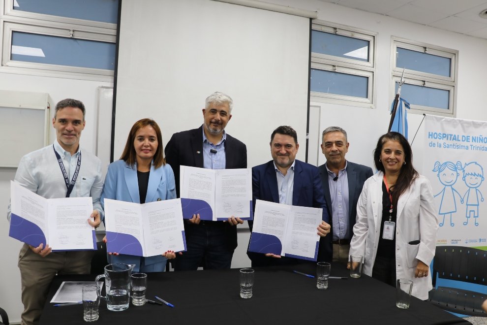 gobdecordoba's tweet image. 🏥🩺 Seguimos fortaleciendo nuestro sistema de #salud.

👉🏼 Sumamos nuevas Unidades de Procuración de Órganos y Tejidos en los hospitales #Misericordia y #HospitalDeNiños.

👩🏻‍🔬 Trabajamos junto al @incucaioficial para potenciar la donación, capacitar a los equipos y mejorar cada