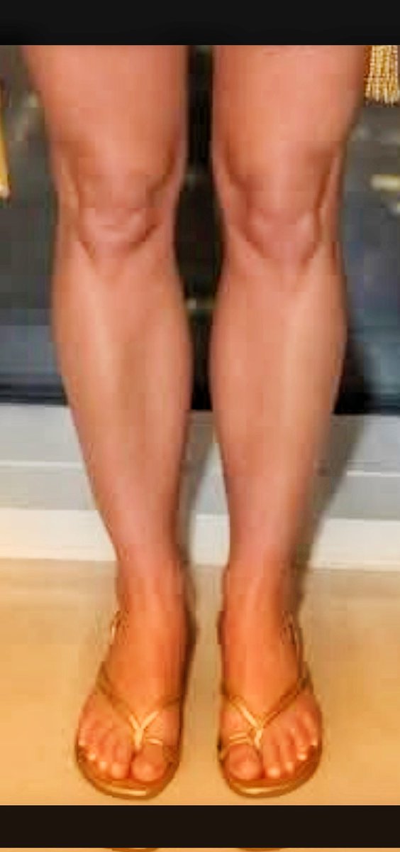 elturbado1's tweet photo. Delicious Britney face and #feets https://t.co/8z6xAE2hg7