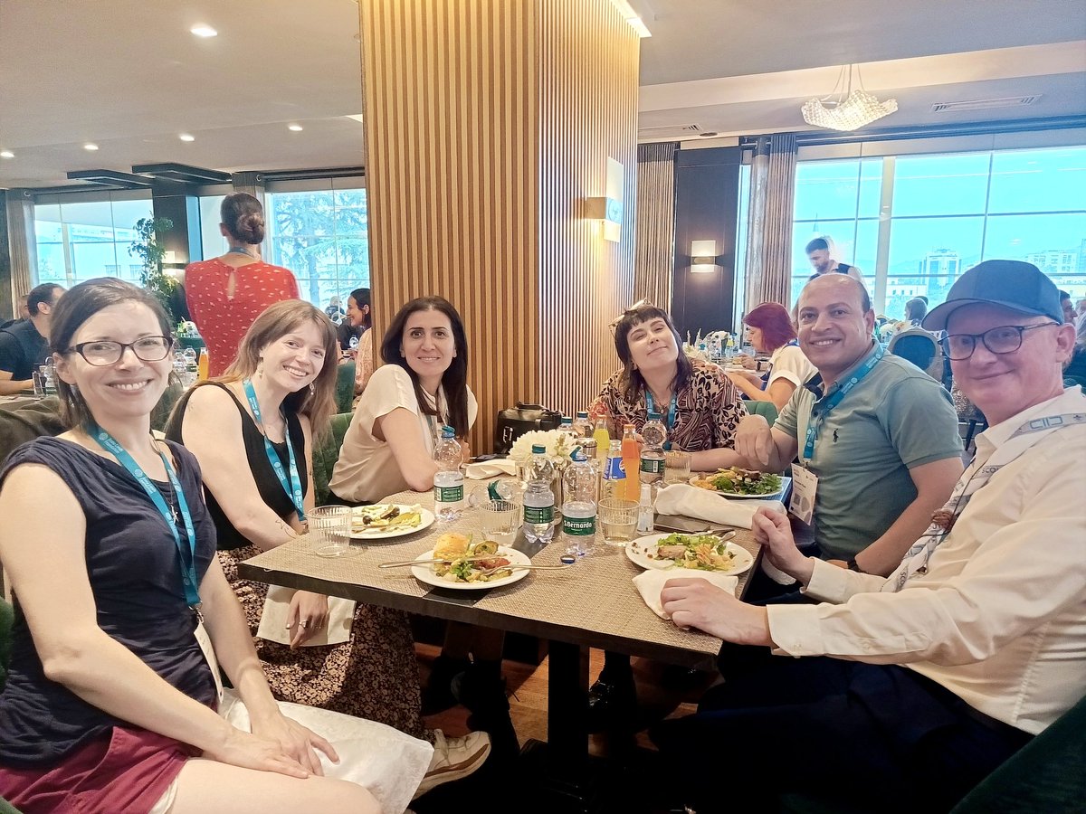 A friend is like a light that in the heart remains though days depart,
Their memory blooms like fragrant flowers through every darkened part.

صديقٌ كالنورِ يبقى في القلبِ إن غابَتِ الأيامُ،
وذكراهُ زهرٌ يفوحُ شذاهُ في ليلِ الأعوامِ.