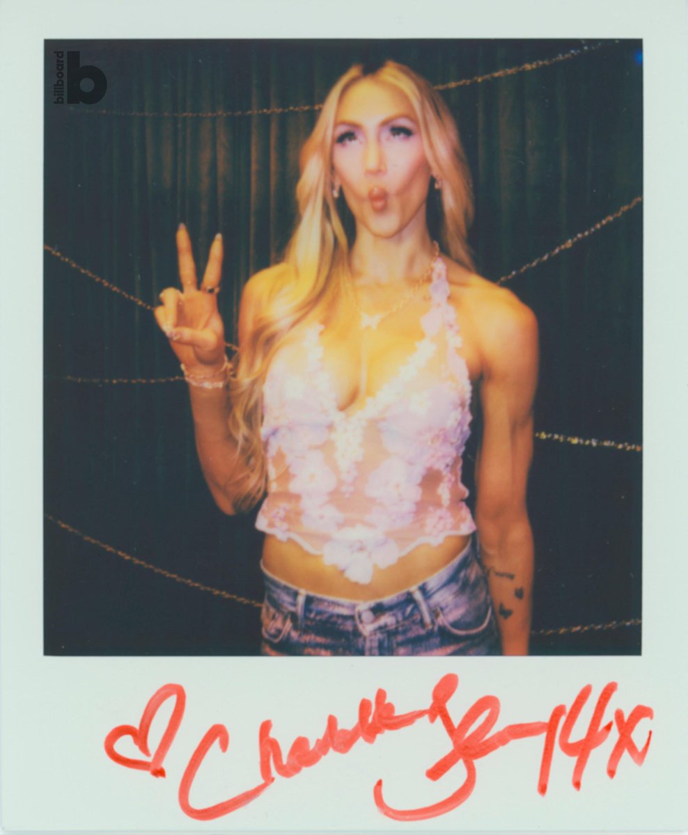 Charlotte Flair tweet media