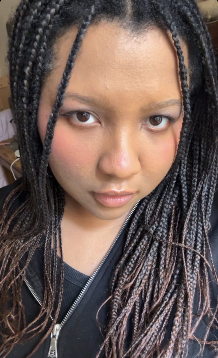 lolaaabuni16554's tweet image. 🌺#purple #selfie