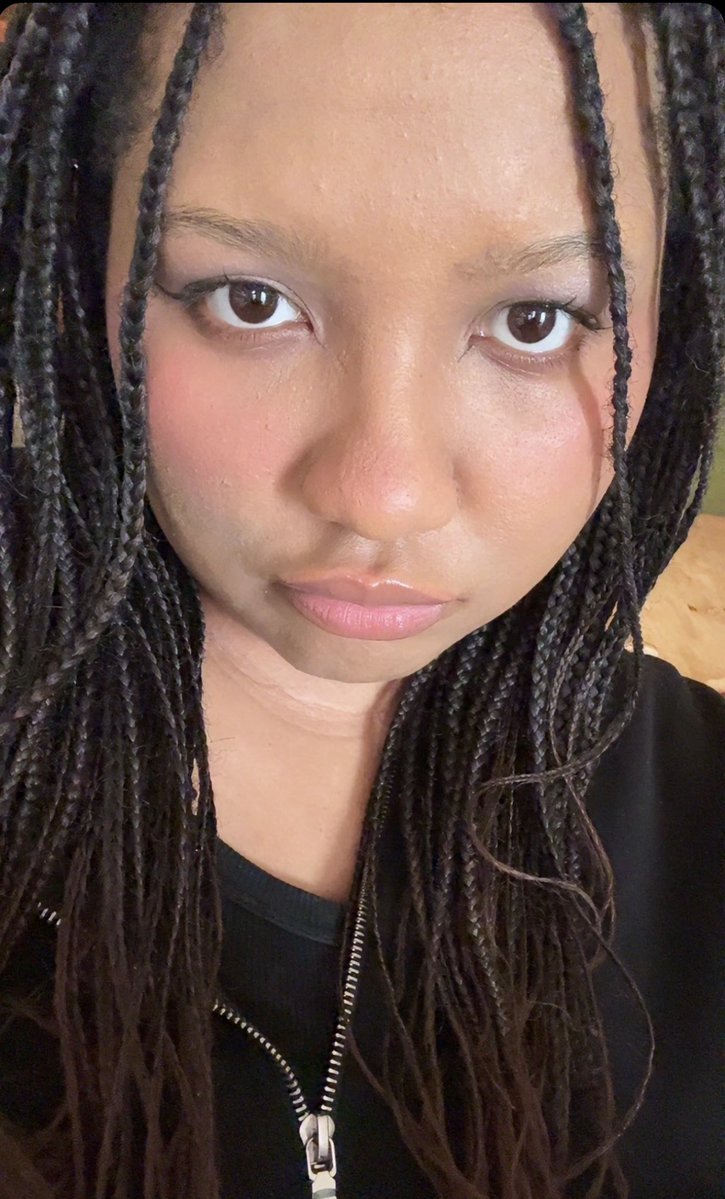 lolaaabuni16554's tweet image. 🌺#purple #selfie