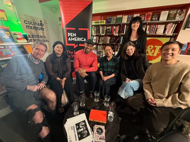 Susanshapironet's tweet image. Amazing SRO #writing #publishing #panel thanks to @PENamerica @ptknitwear brilliant panelists #agent @jcastillobooks #editors  @ClarenceAHaynes @knguyen @eamondolan Emi Ikkanda, DebGarrison  &amp;amp; everyone who came!