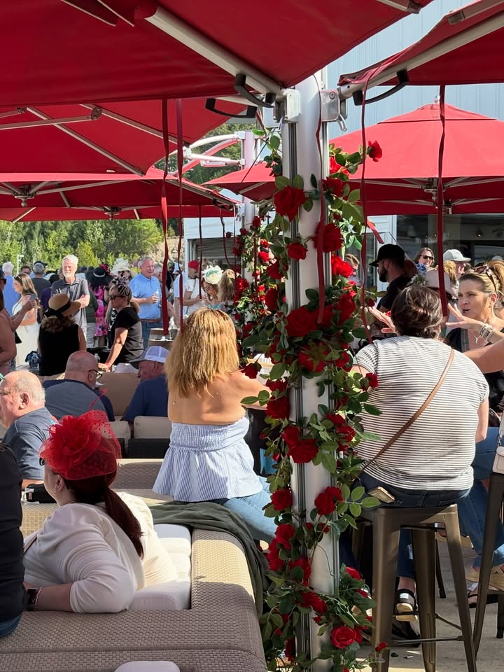 PlainridgePark's tweet photo. Only 9 days until Derby Day at Plainridge Park Casino 🐎🌹
Get ready for an unforgettable day featuring: vintage car photo ops, meet-and-greets with Clydesdale horses, a live DJ, strolling cannoli, tarot card readings, Chick-fil-A favorites, mint juleps…of course☺️ + opportunities to win slot play, gifts & rewards throughout the day.
Dress to impress and show off your best Derby attire 👒✨
Mark your calendars… you won’t want to miss this one.

#plainridgepark #casino #derbyday #mintjulep #slots