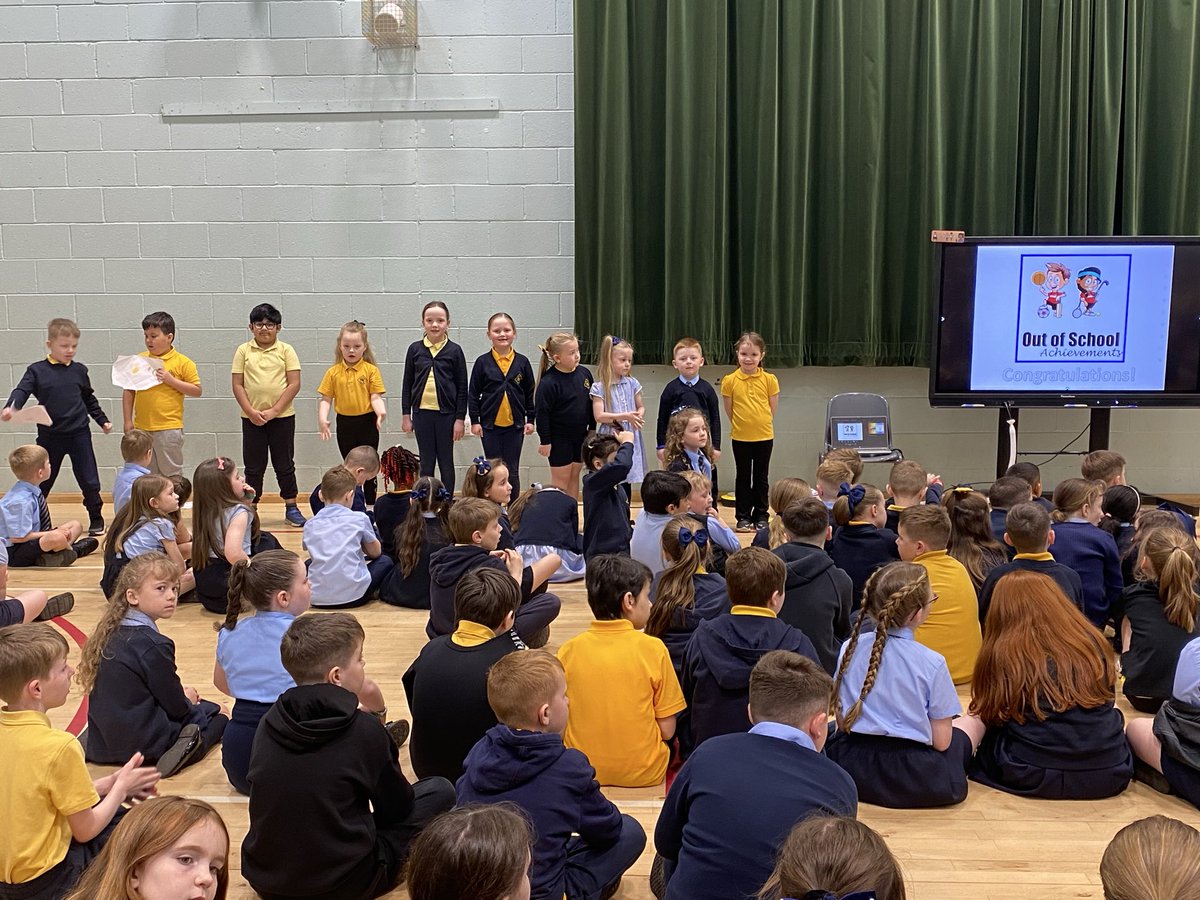 NewStevenstonPr's tweet image. We celebrated our out of school achievers across the school this morning from P1 to P7! We have lots of super talented footballers, dancers and artists! 💙🙌💙#celebratingsuccess