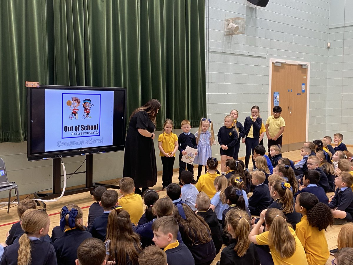 NewStevenstonPr's tweet image. We celebrated our out of school achievers across the school this morning from P1 to P7! We have lots of super talented footballers, dancers and artists! 💙🙌💙#celebratingsuccess