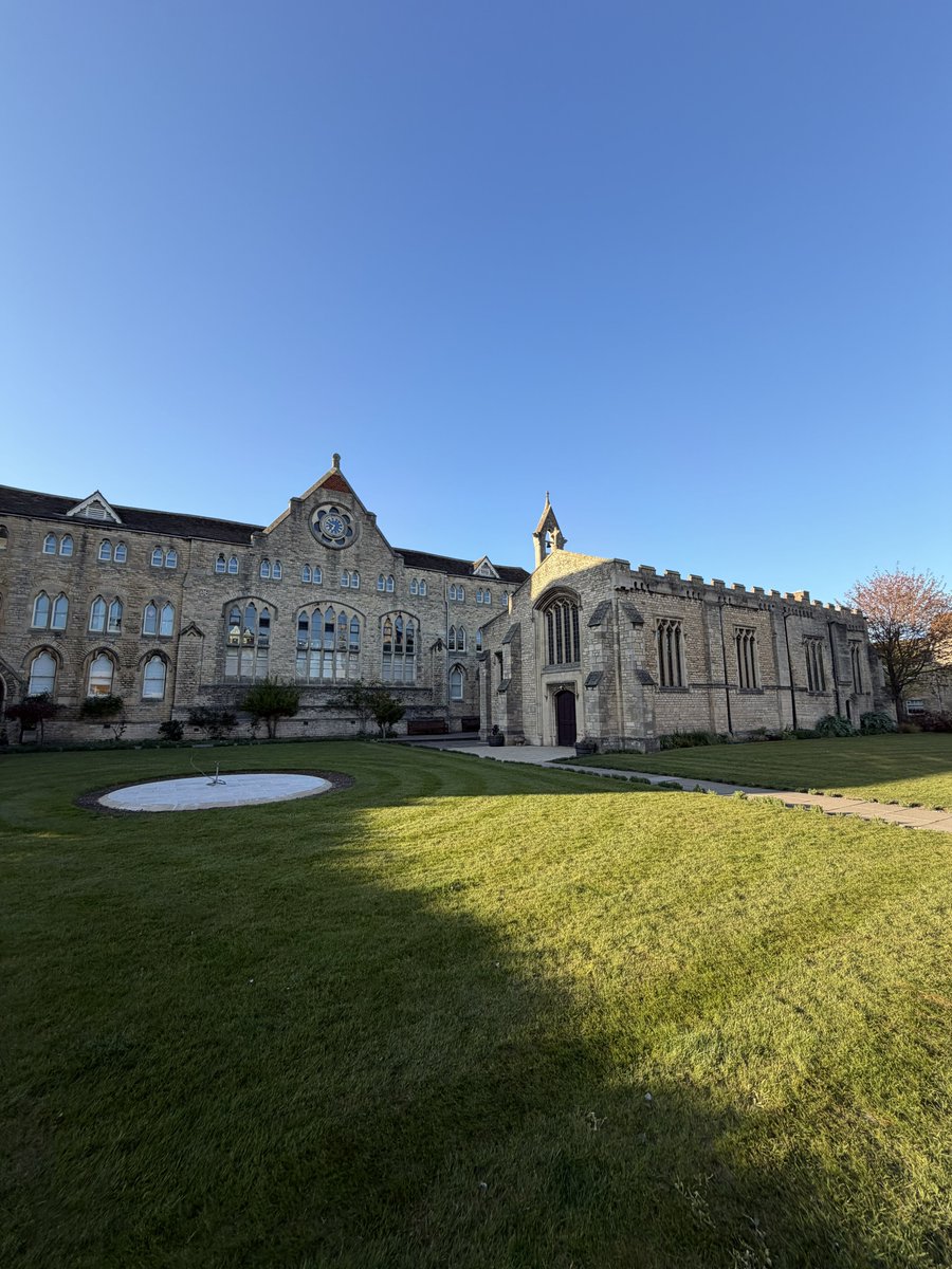 KelhamCooke's tweet image. Great way to mark St George’s Day 🏴󠁧󠁢󠁥󠁮󠁧󠁿

Back at Stamford School, for a fantastic performance by the Band of the Royal Air Force College. Brilliant to see students performing alongside them and to support the RAF Benevolent Fund.

A thoroughly enjoyable evening.

#StGeorgesDay #RAF