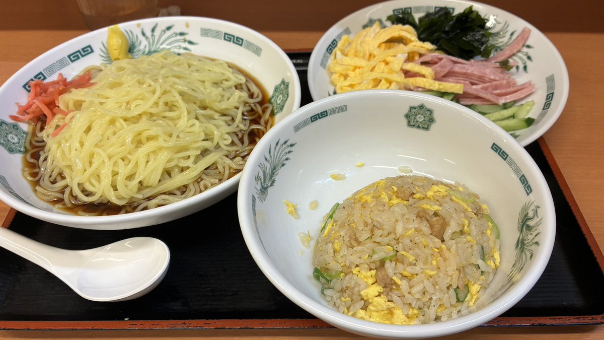 ュゥィチ tweet media