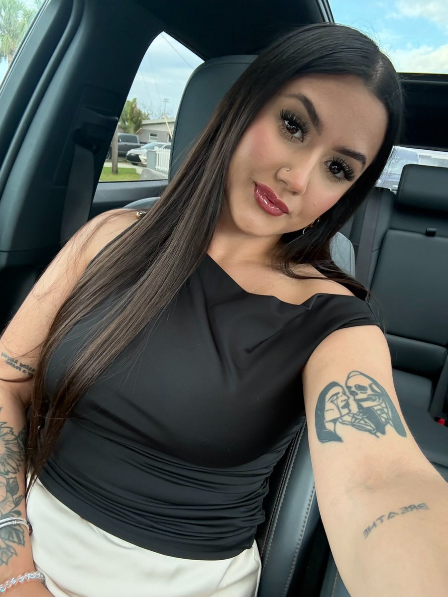 Foreignzii tweet media