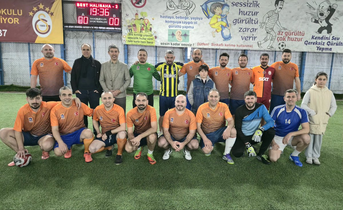 tuncayozen's tweet photo. 23 Nisan 2026 Perşembe Halı Saha Meslektaş Dostluk Buluşması https://t.co/wcOwzzMZqV