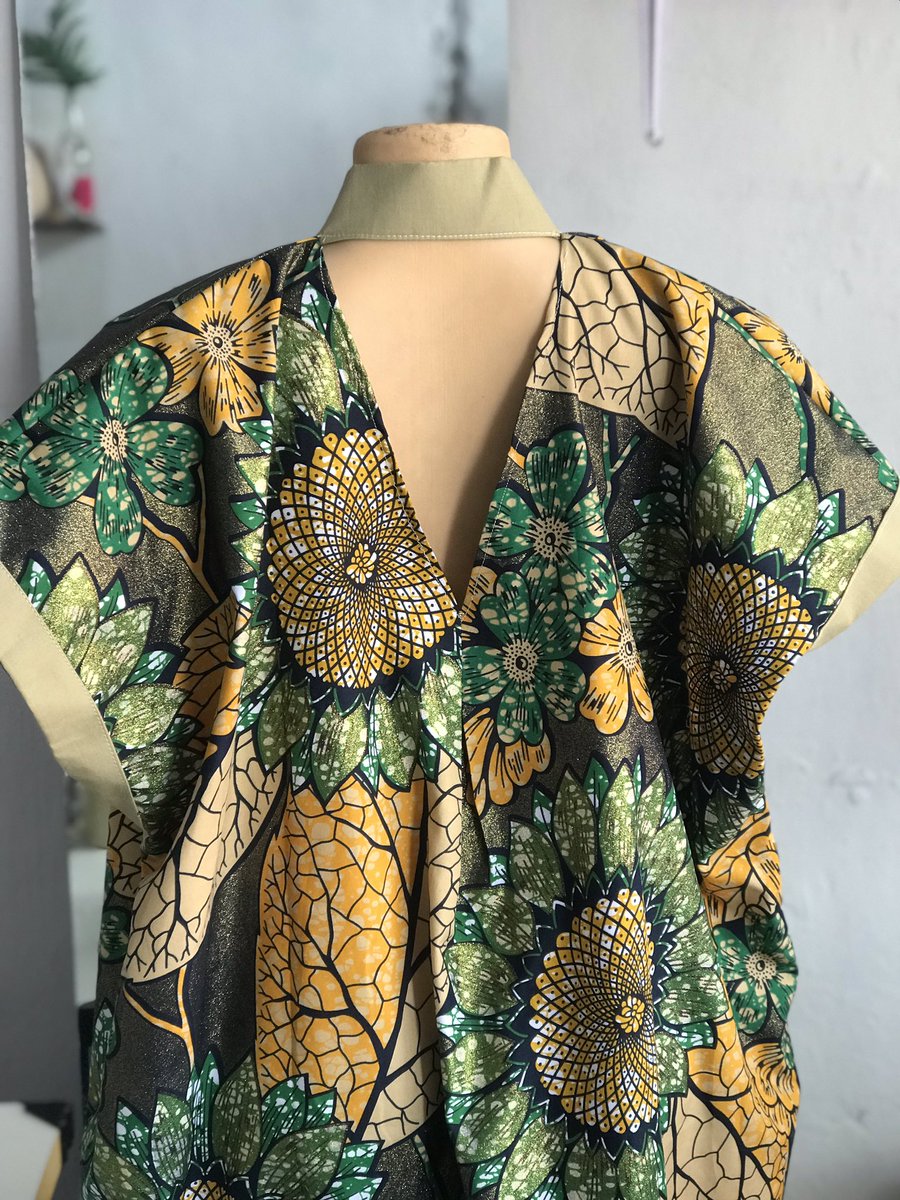 TshiamalaY23's tweet image. “Tu veux être élégante sans effort ? 😍
Ce boubou va te faire briller partout 💃🏾✨
Disponible maintenant 🔥
DM pour commander 💌
#Boubou #ModeAfricaine #Style #Kinshasa”
