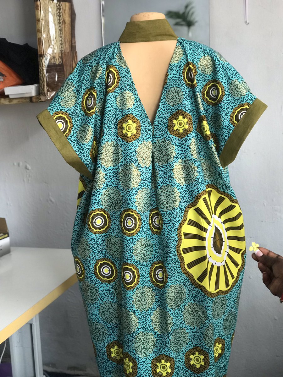 TshiamalaY23's tweet image. “Tu veux être élégante sans effort ? 😍
Ce boubou va te faire briller partout 💃🏾✨
Disponible maintenant 🔥
DM pour commander 💌
#Boubou #ModeAfricaine #Style #Kinshasa”
