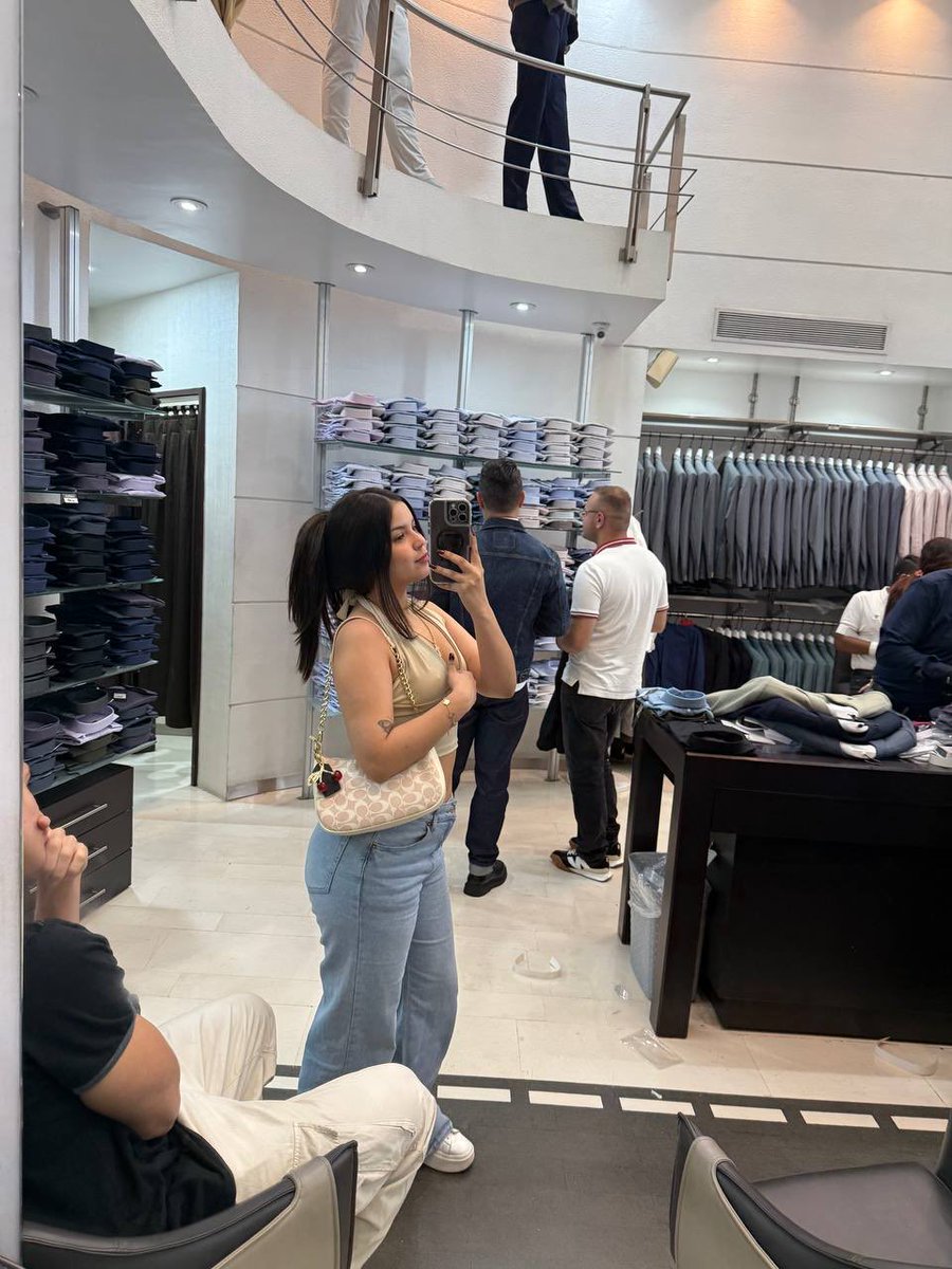 Annysita tweet media