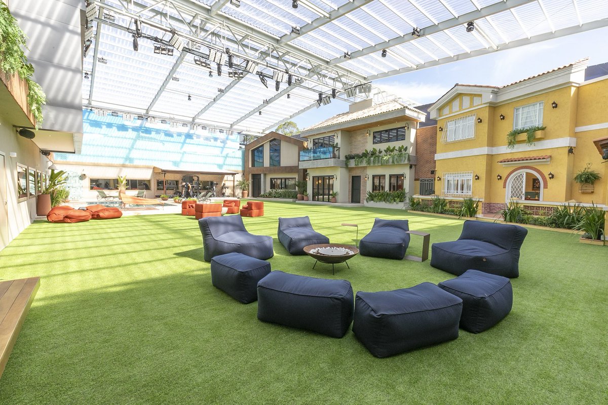 Central Reality tweet media