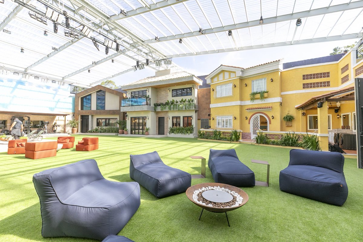 Central Reality tweet media