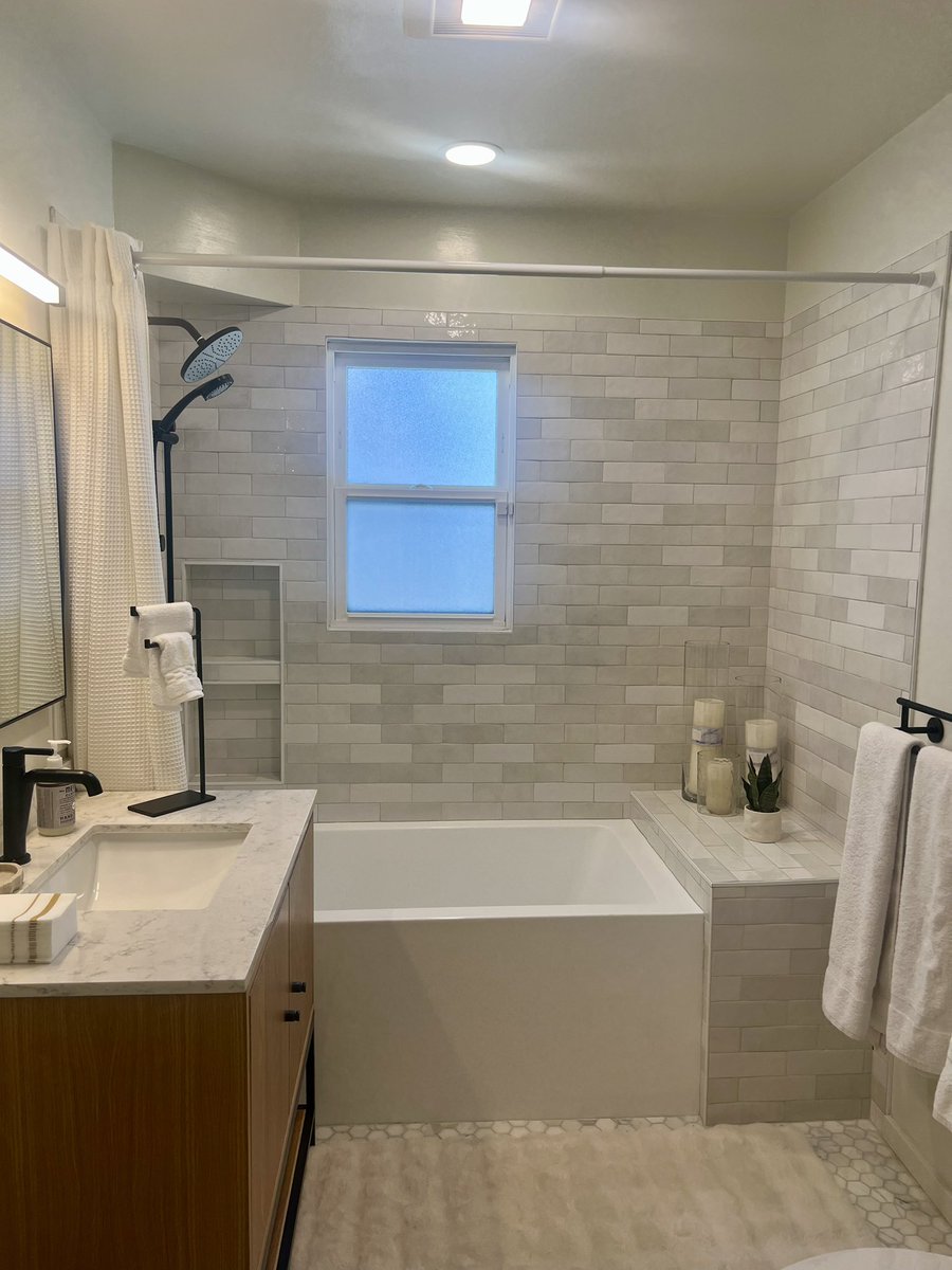 Team_Avalos's tweet photo. Showed this 3+2 pool home to a nice couple this morning, and it met all their criteria, including potential for an accessory dwelling unit. https://t.co/Cjwl2WMo8s