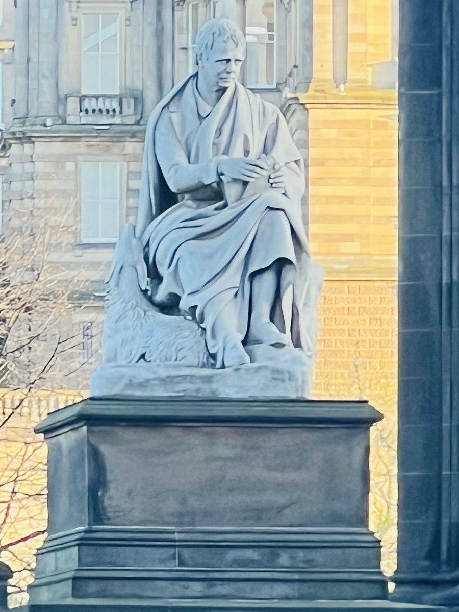 gwoman9810's tweet image. Stopped by the #SirWalterScott monument #Edinburgh