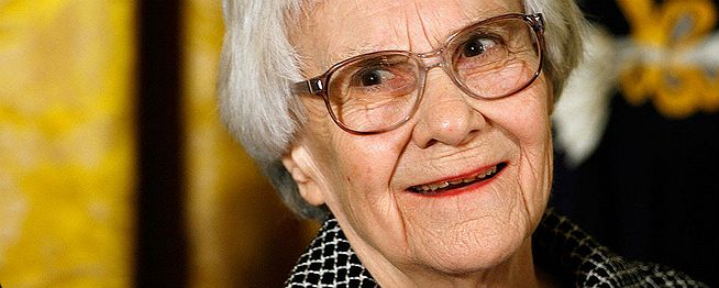 “Antes de poder viver com os outros, eu tenho de viver comigo mesmo. A consciência de um indivíduo não deve subordinar-se à lei da maioria.”

Harper Lee,
O Sol é para Todos