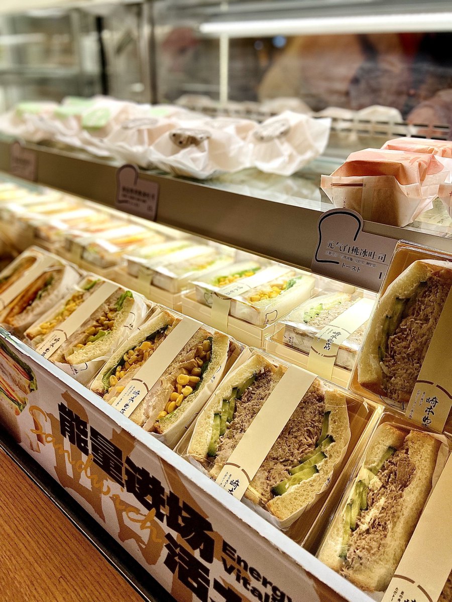 lamarvaughn59's tweet image. Cozy Sunday = homemade pancakes + silly board games + too many family hugs.  #FamilyTime #SlowSundays