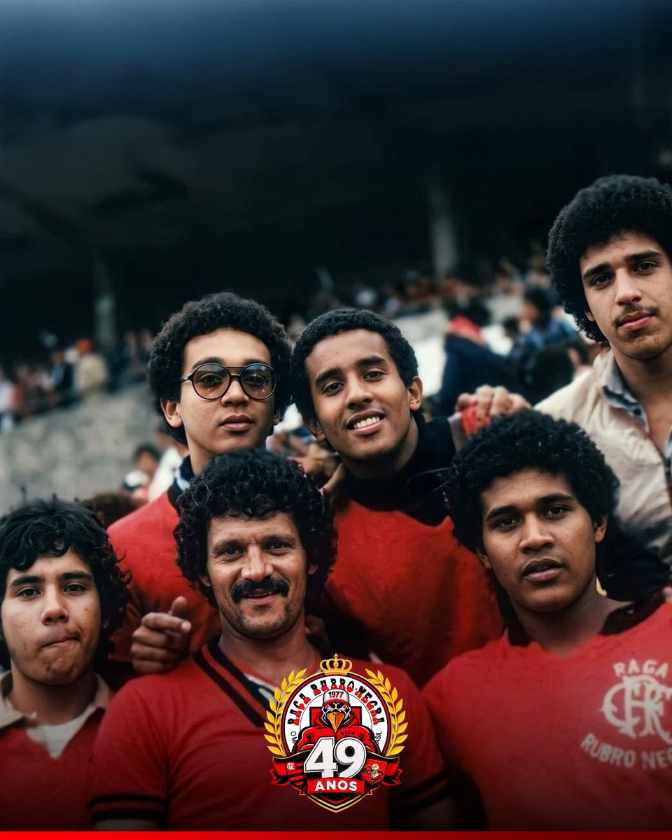 A Raça Rubro-Negra não nasceu por acaso, foi forjada por apaixonados. Desde a sua fundação, cada geração deixou sua marca, construiu caminhos e manteve viva uma história que hoje temos o orgulho de compartilhar.

As imagens que apresentamos não são apenas lembranças: são