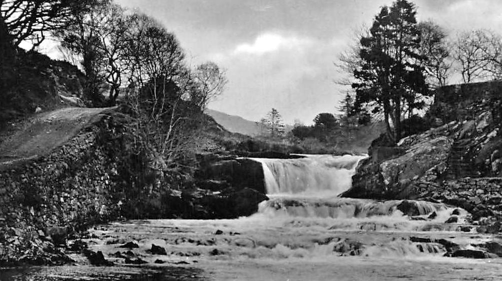 tourscotland's tweet image. Old Tour #Scotland #Ancestry Travel Visit #Genealogy #Scottish Family #History Blog #photography of the Upper Falls Of #Morar on the River Morar that flows from #Loch Morar in the West #Highlands end of the loch to the estuary of Morar Bay tour-scotland-photographs.blogspot.com/2018/01/old-tr…