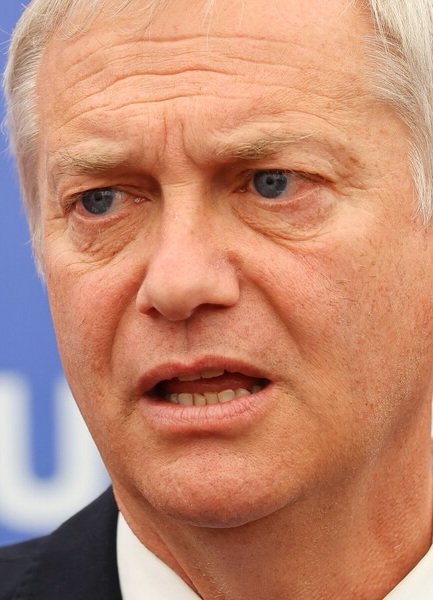 La culpa no es de Quiroz, ni de Amara Sadini y tampoco de la loca de seguridad, la culpa es de este nazi fanático, que no sabe gobernar. Su habilidad consiste en mentir y engañar a los ingenuos que creen en su palabra. Pertenece al club de los dementes: Trump, Milei, Netanyahu.