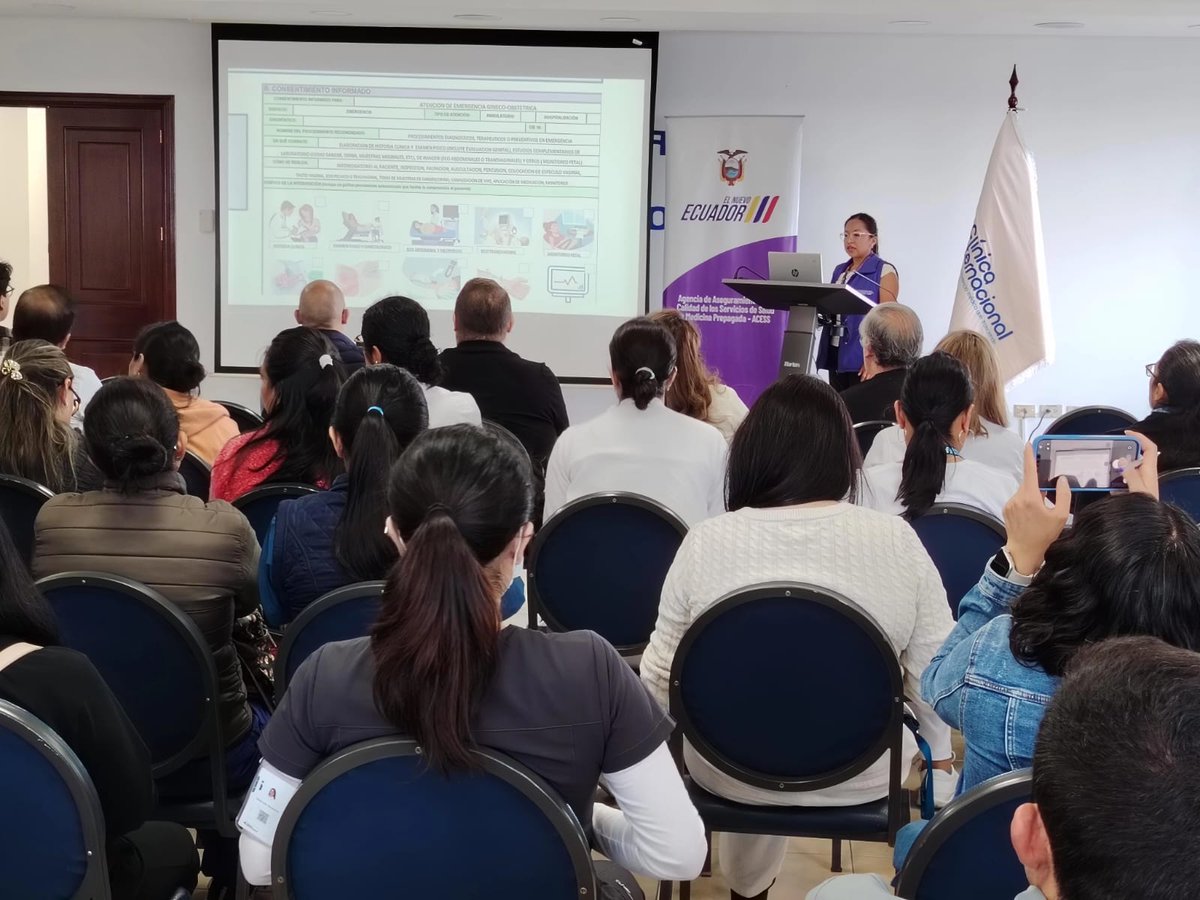 Acess_Ec's tweet image. #Quito | Profesionales de la salud y responsables de áreas críticas de la Clínica Internacional recibieron una capacitación por parte del equipo de la #ACESS Zona 9.
Reafirmando nuestro compromiso con la asesoría y capacitación continua. ✅
🧵