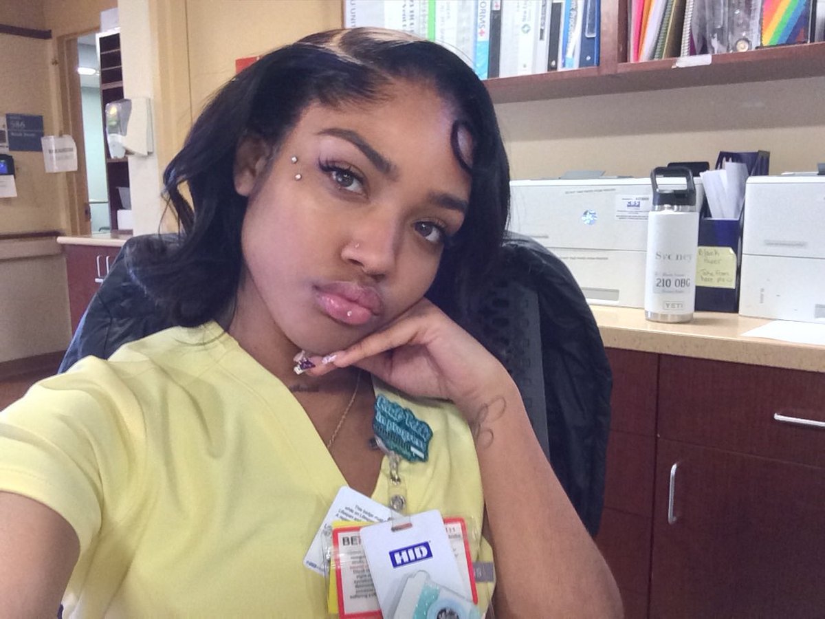 1thuggathugga1's tweet image. #working #notflirting