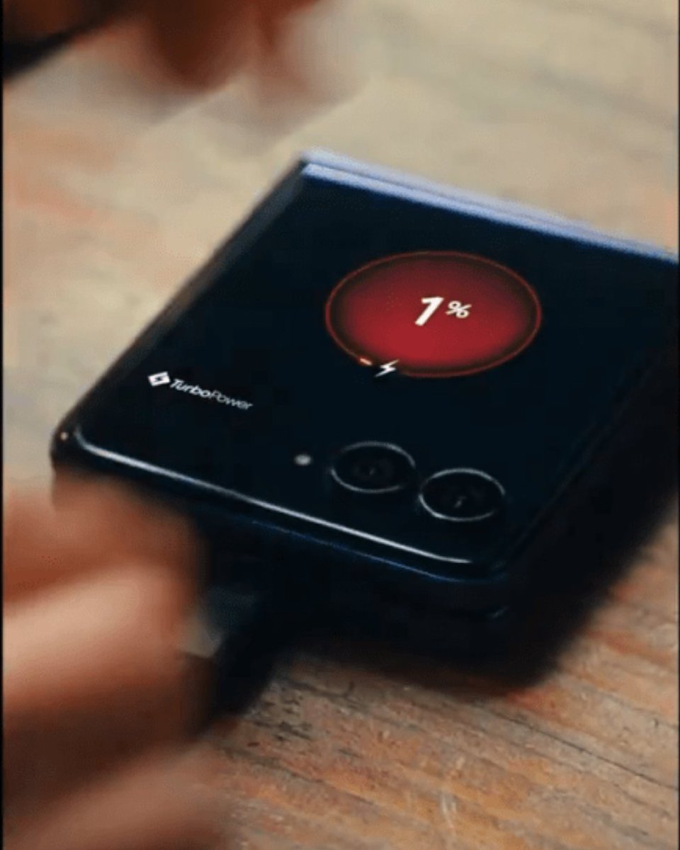 drbeel_techno's tweet image. #Motorola
ستعلن موتورولا عن مطوياتها الصغيرة الجديدة #RazrUltra و #RazrPlus و #Razr في 29 إبريل الجاري.
ستبع