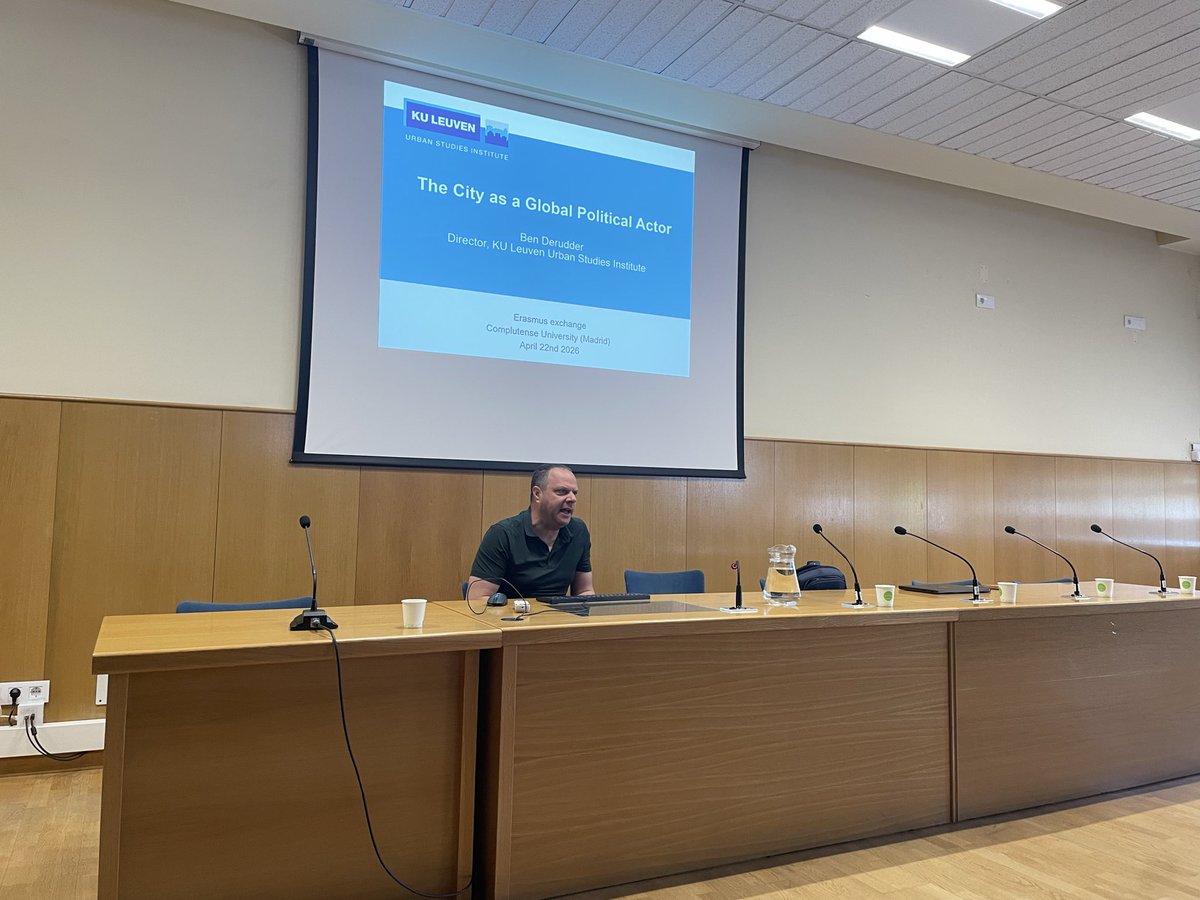 SSanchezMoral's tweet image. Thank you very much @bdrudder for your contribution to the @UCM Geography PhD programme. Really interesting and inspiring lecture! 
#Cities #Geography #Governance  @AGE_Oficial @fghis_ucm @UCMGeo @GaWC @c40cities @KULeuvenUSI