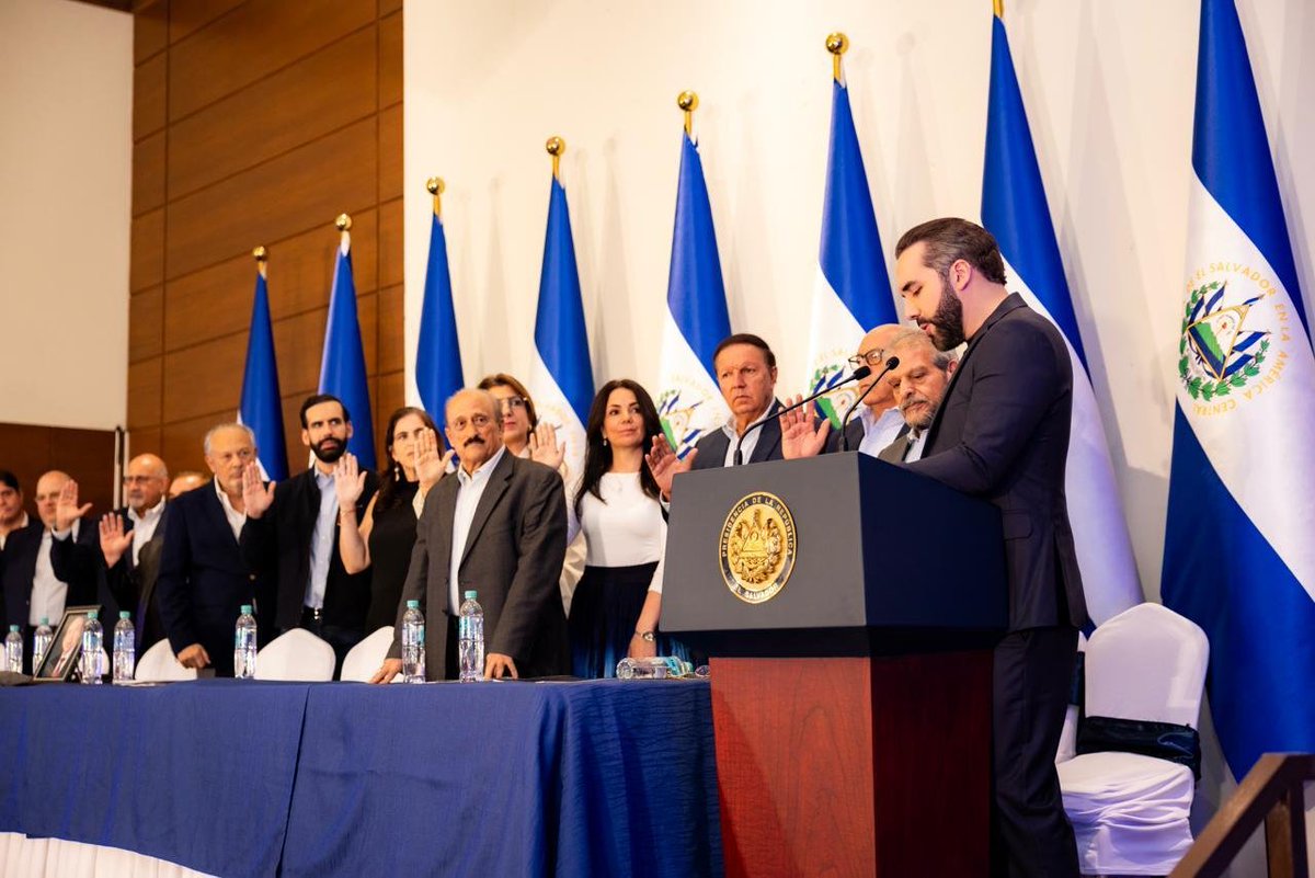 Diario El Salvador tweet media