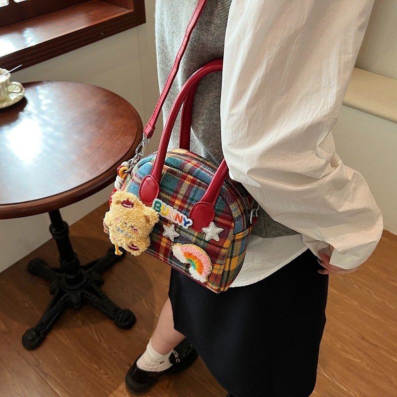 🐬 della tweet media