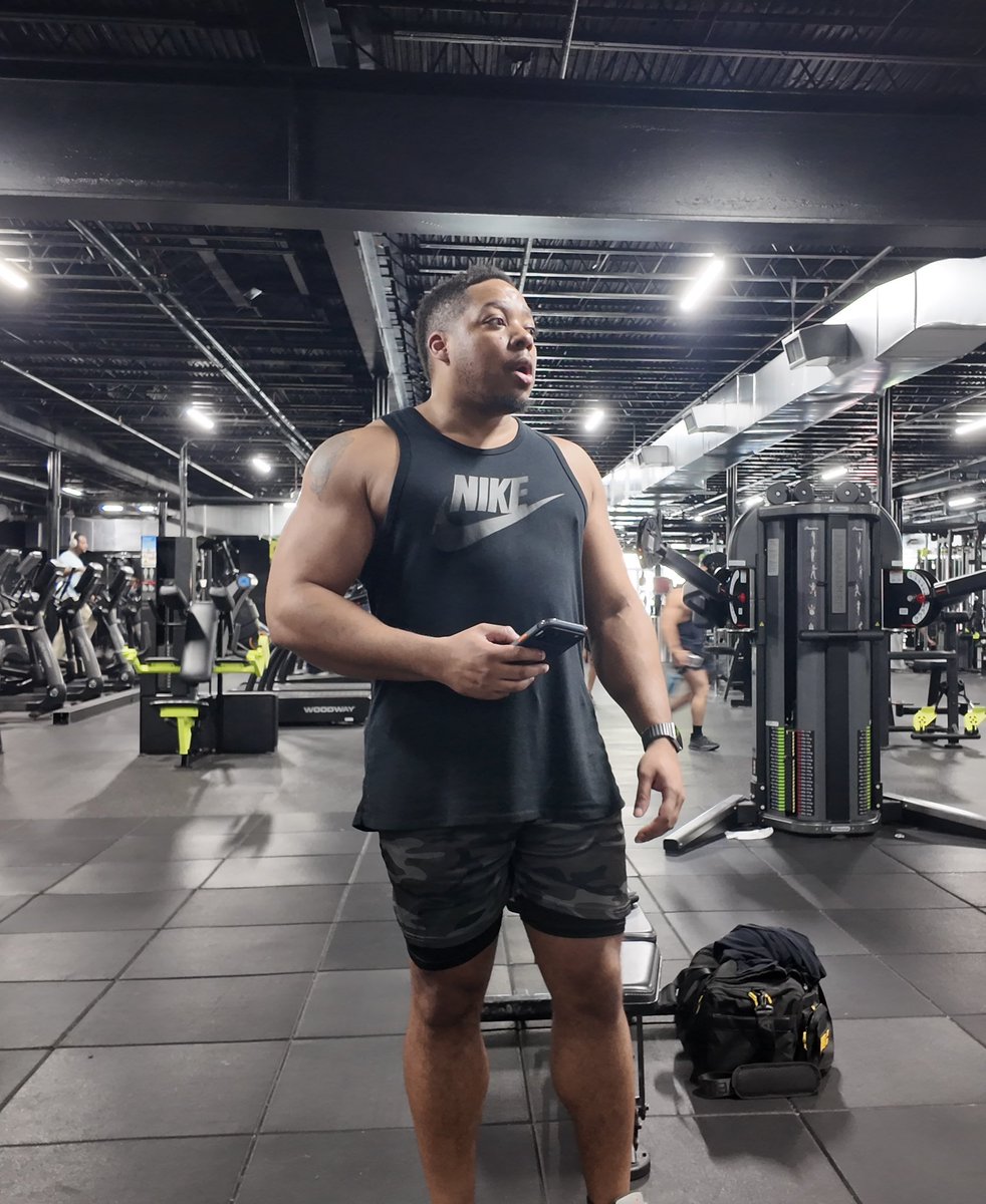 Jonny Bravo tweet media