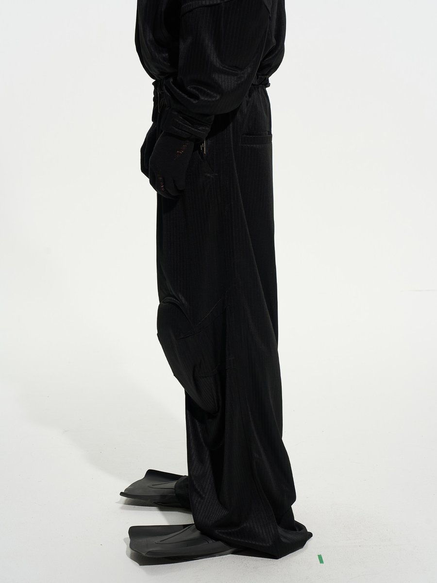 cpctofficial's tweet image. Guard Stripe Sport Pants

Relaxed fit with sport stripe fabric and guard detailing for enhanced three-dimensional structure.

#SportyUtility #StripeDetail #Athleisure #RelaxedFit #Streetwear