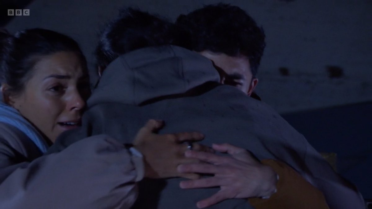 itsamy_xo's tweet photo. tonight’s ep.. Aaron &amp; Sophie take a bow. phenomenal acting. Aaliyah &amp; Juhaim were incredible too. also, to have Kojo &amp; Harry watching on, seeing Ravi fully breakdown bc of his own actions was clever. this week has been a strong, mentally exhausting &amp; emotional one #EastEnders https://t.co/1KIKMQYpOj