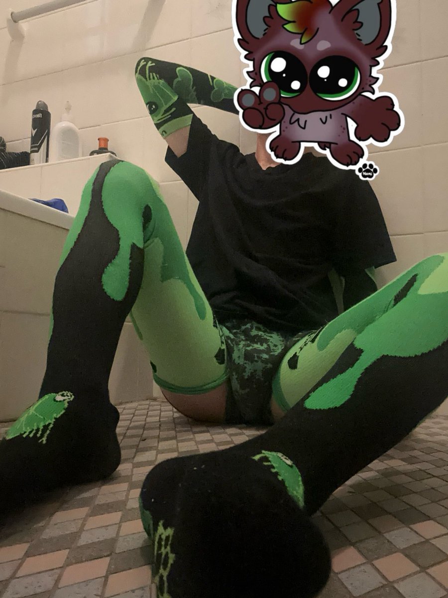 KyberAD's tweet photo. While out at #furdu I finally caved in and bought some Angy Paws 🥰 They’re so cute and comfortable, I felt so much more confident in than than expected too!

@AngyPawsAD https://t.co/gA2h93FgVi